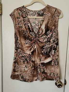 Floral Twist-Front Sleeveless Top in Brown